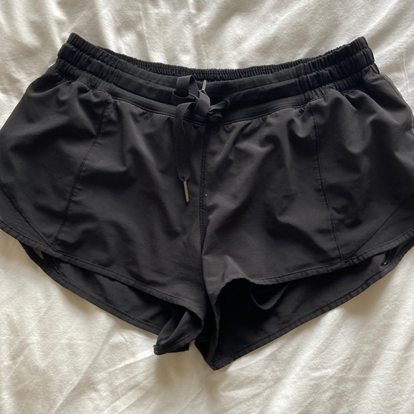 Lululemon Hotty Hot Short - Picture 1 of 6